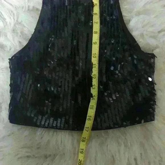 H&M Holiday Sequined  Racer back Gray Crop Tank Top - size Small NWT - Picture 5 of 6